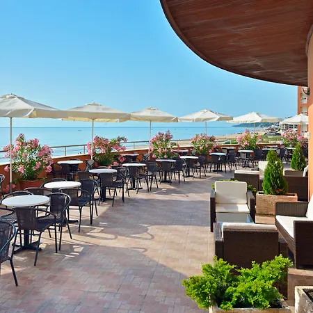 אתר נופש Sol Luna Bay 4*