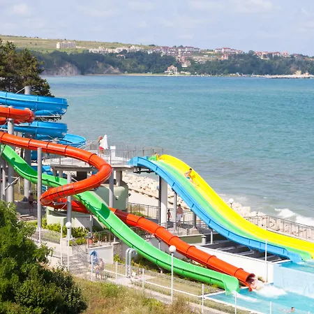 Sol Luna Bay אובזור
