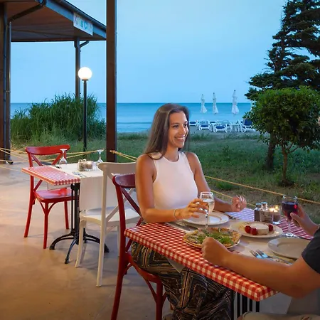 אתר נופש Sol Luna Bay 4*
