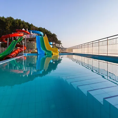 אתר נופש Sol Luna Bay 4*