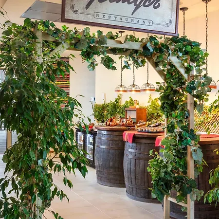 索尔月神海湾酒店-全包式 奥布佐尔