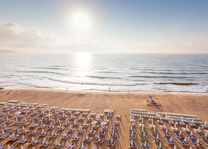 Курортный комплекс Sol Luna Bay 4*